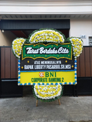Papan Bunga Duka di Sale