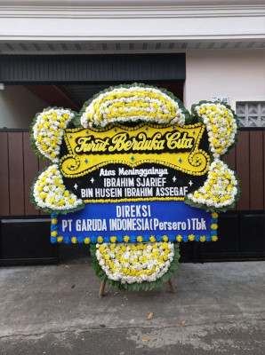 Papan Bunga Duka di Sale