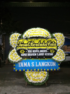 Papan Bunga Duka di Sale