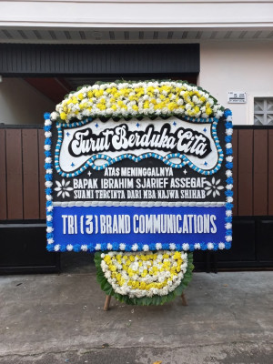 Papan Bunga Duka di Sale
